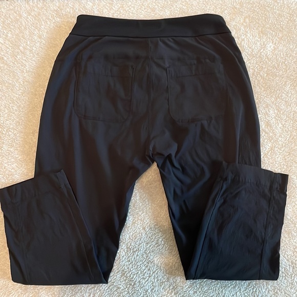 Athleta women’s capri pants - Picture 2 of 4